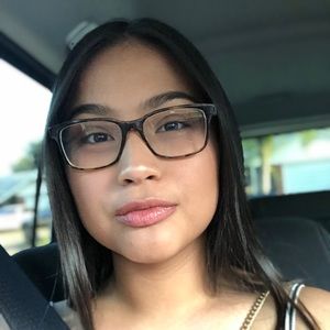 Meet your Posher, Magdalena